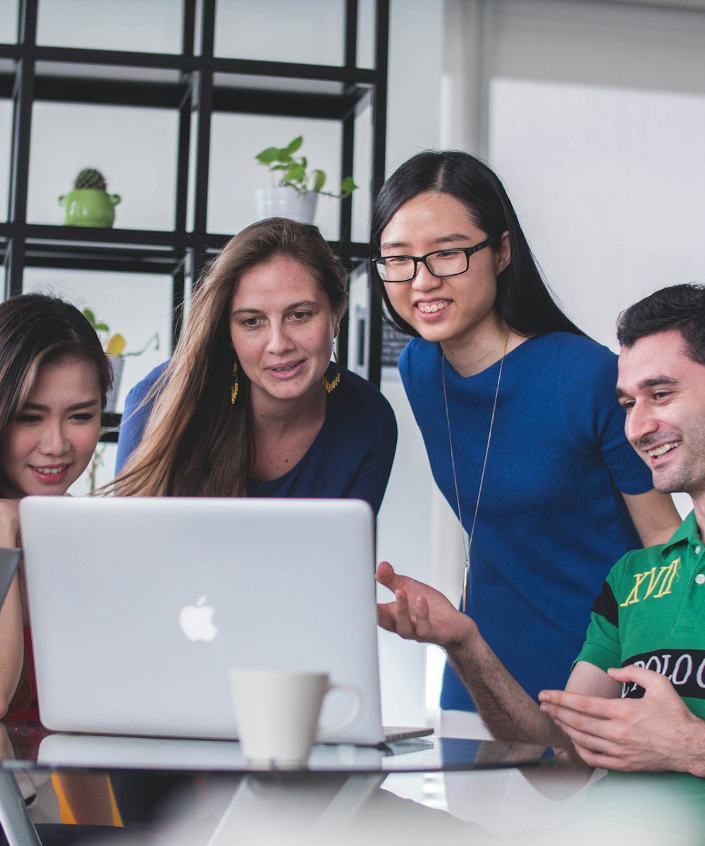 Réunion créative agence communication